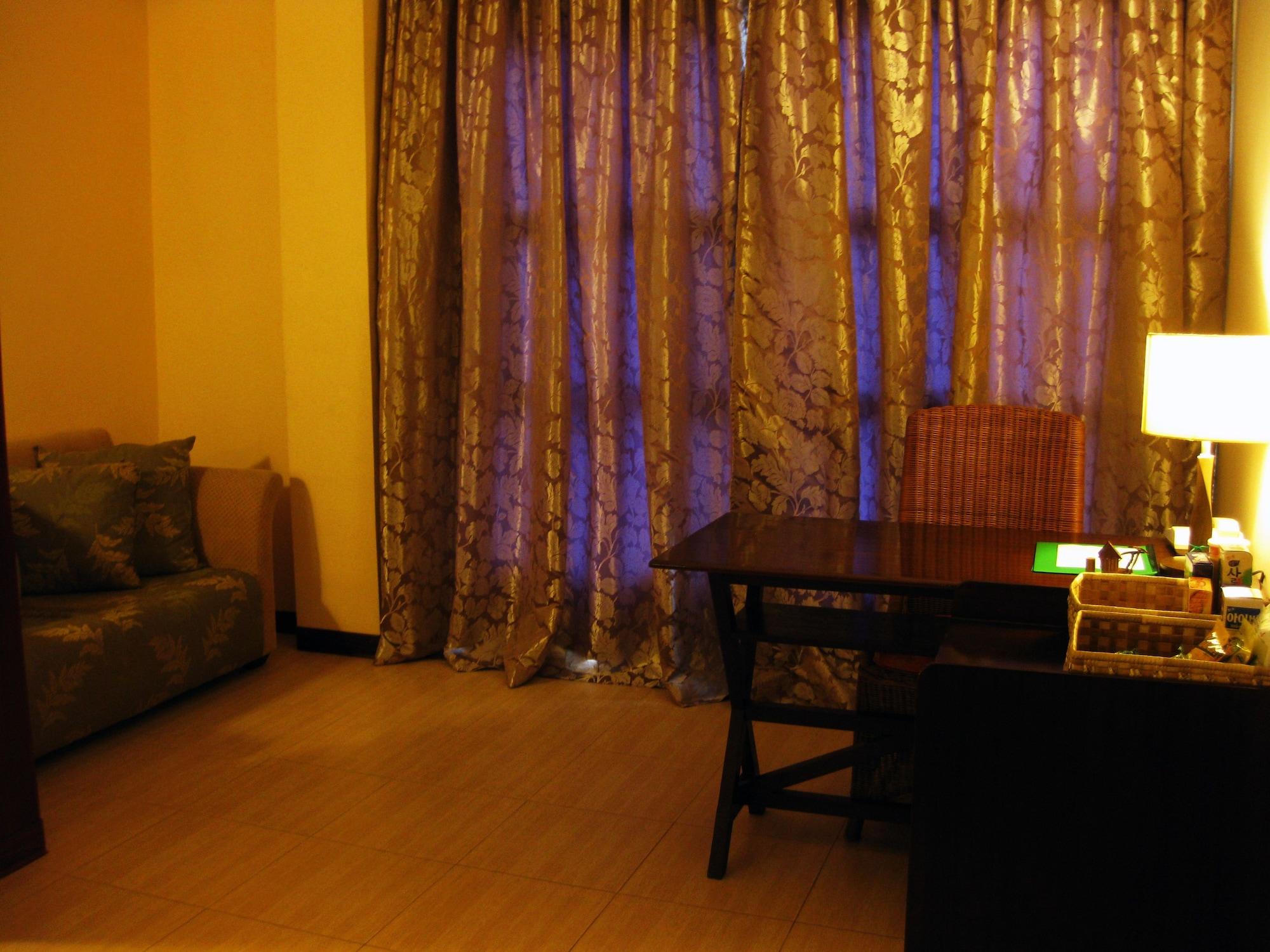 Dulcinea Hotel And Suites Lapu-Lapu City Exteriör bild