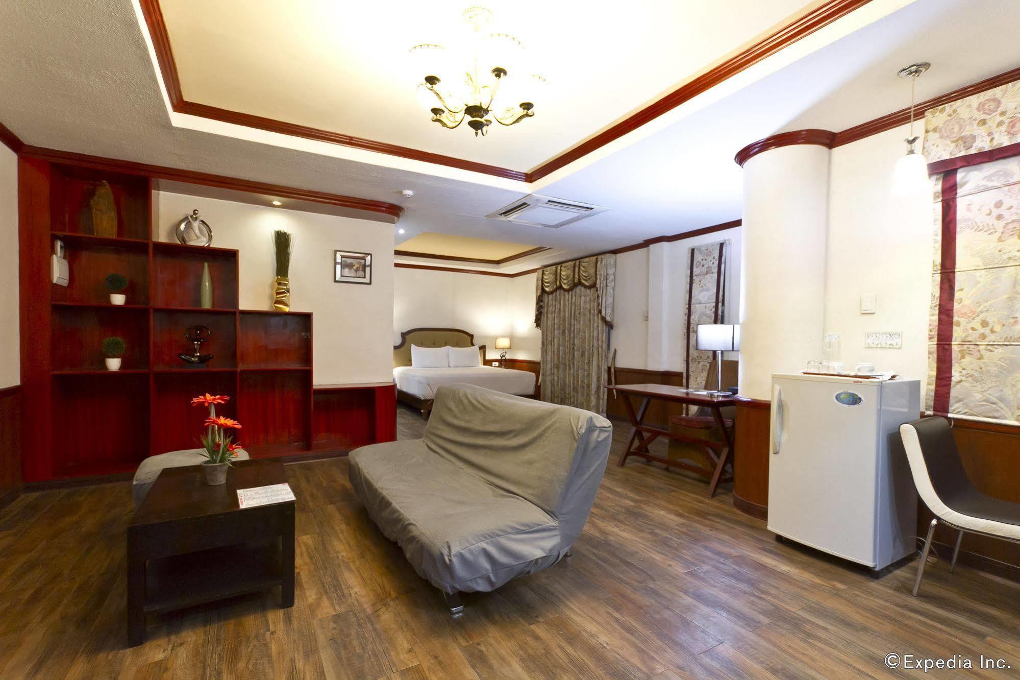 Dulcinea Hotel And Suites Lapu-Lapu City Exteriör bild